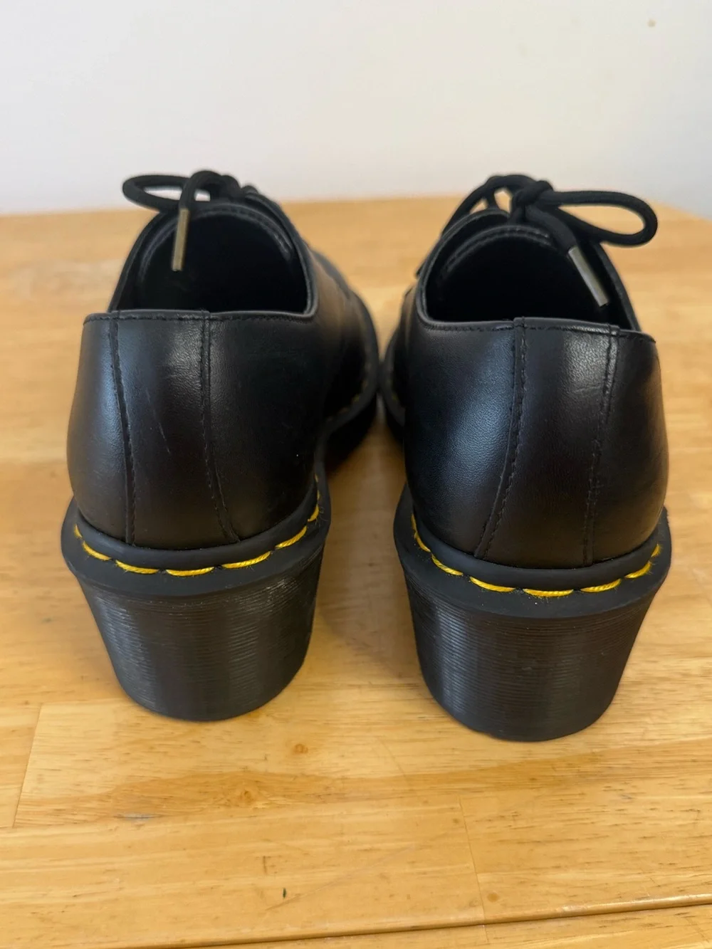 Dr. Martens Women's Amory Heel Oxford Shoes Black Soft Leather Size 8